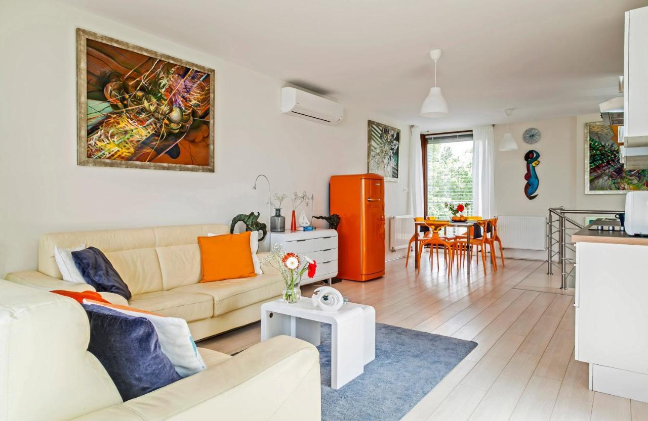 Panoramic Art Apartment With Jacuzzi Balatonlelle Eksteriør bilde